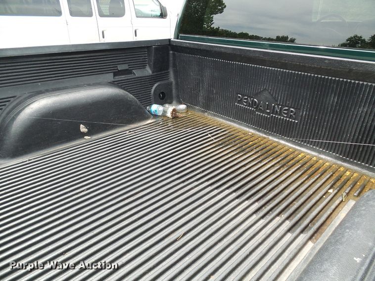 image for item DI0586 2005 GMC Sierra 1500 Crew Cab pickup truck