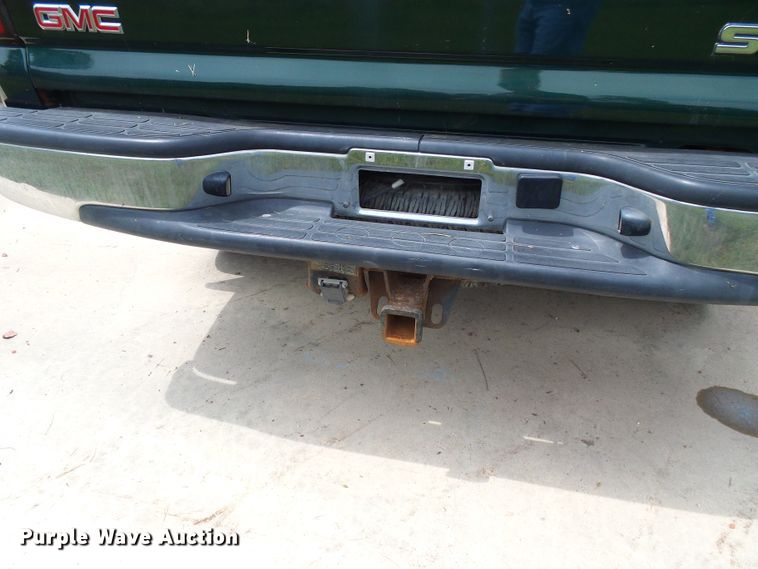 image for item DI0586 2005 GMC Sierra 1500 Crew Cab pickup truck