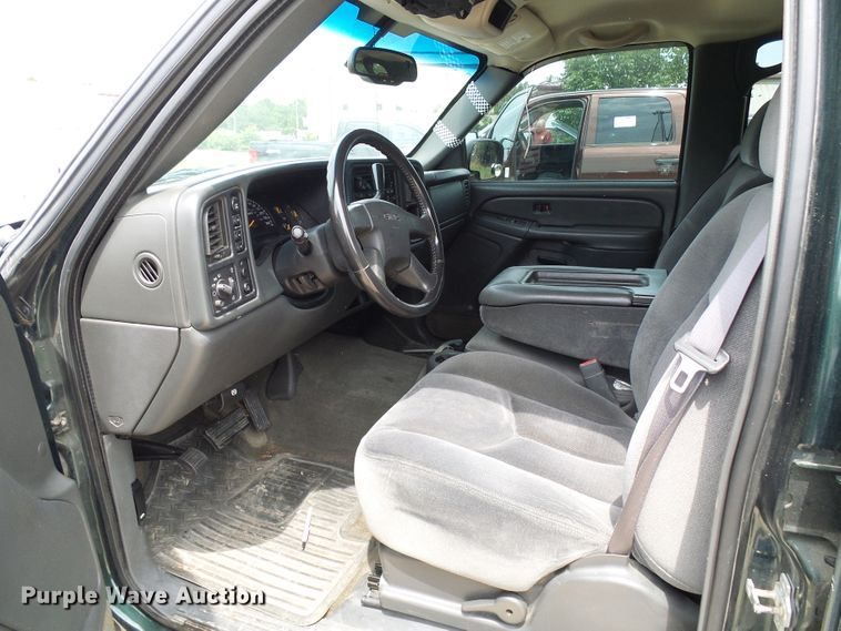 image for item DI0586 2005 GMC Sierra 1500 Crew Cab pickup truck