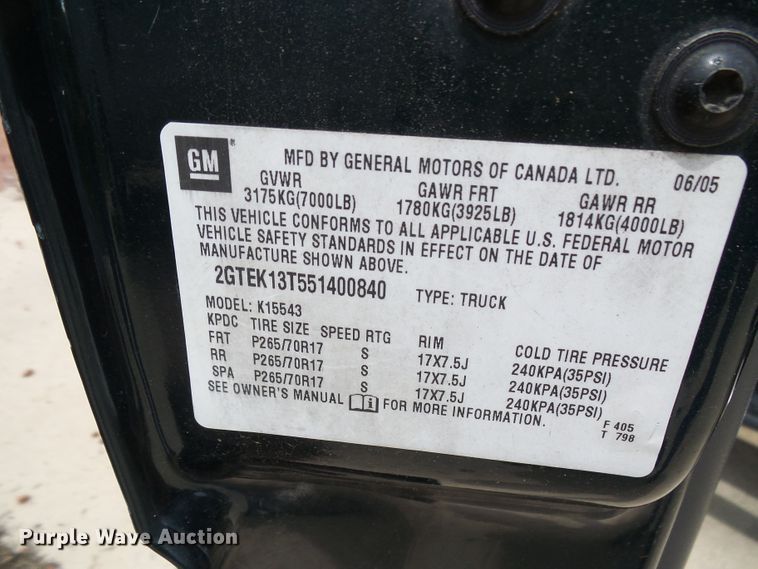 image for item DI0586 2005 GMC Sierra 1500 Crew Cab pickup truck