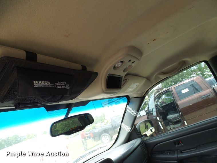 image for item DI0586 2005 GMC Sierra 1500 Crew Cab pickup truck