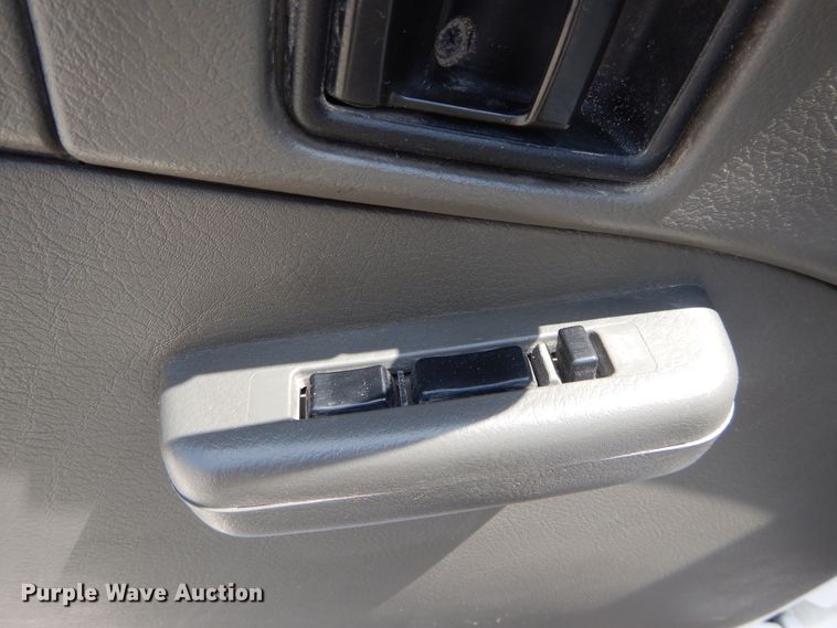 image for item DI1750 2010 UD Nissan UD2300 refuse truck