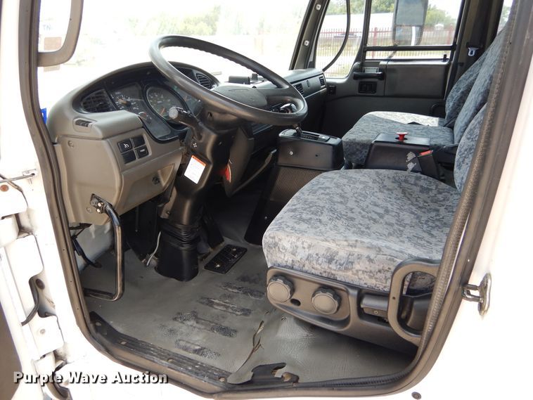 image for item DI1750 2010 UD Nissan UD2300 refuse truck