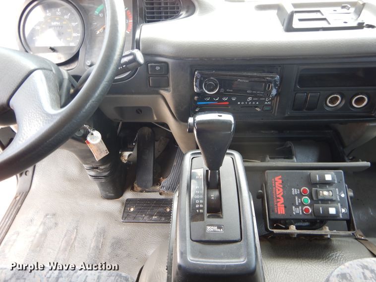 image for item DI1750 2010 UD Nissan UD2300 refuse truck