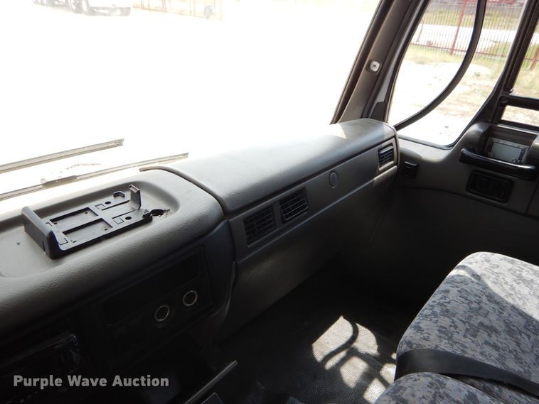 image for item DI1750 2010 UD Nissan UD2300 refuse truck