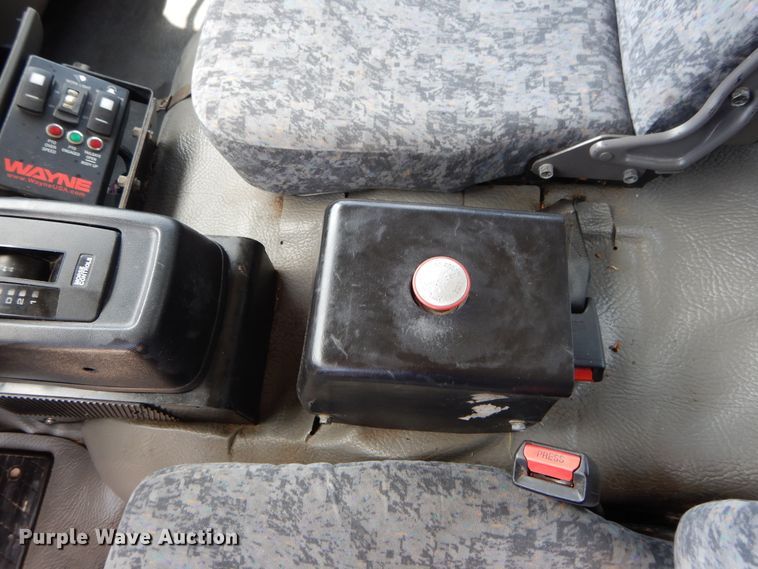 image for item DI1750 2010 UD Nissan UD2300 refuse truck