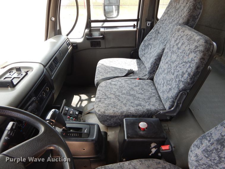 image for item DI1750 2010 UD Nissan UD2300 refuse truck