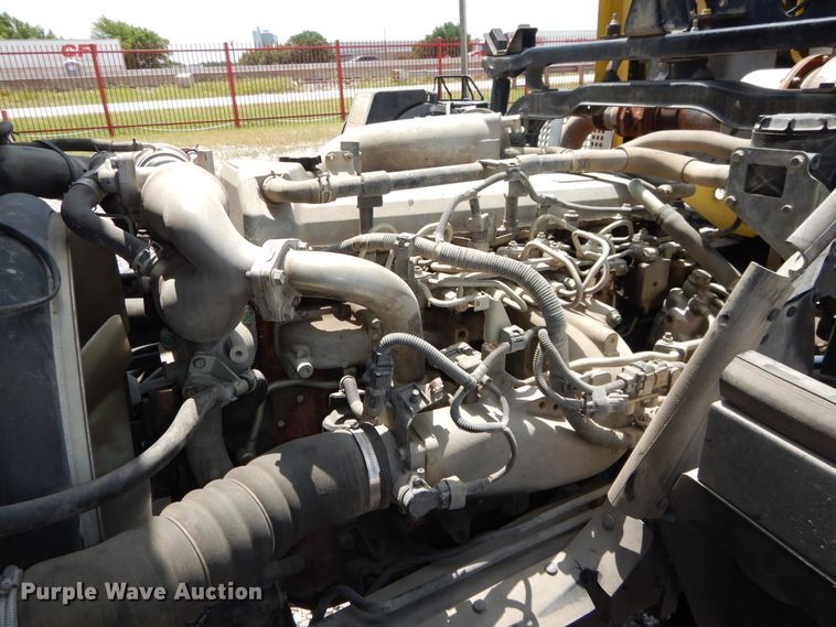 image for item DI1750 2010 UD Nissan UD2300 refuse truck