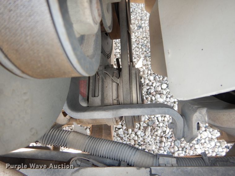 image for item DI1750 2010 UD Nissan UD2300 refuse truck