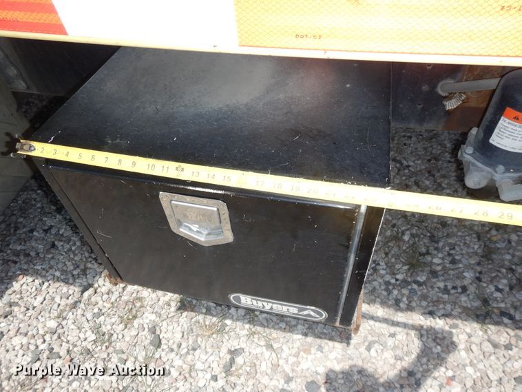 image for item DI1750 2010 UD Nissan UD2300 refuse truck