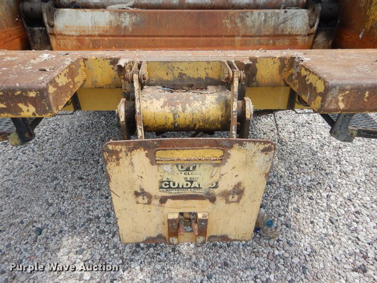 image for item DI1750 2010 UD Nissan UD2300 refuse truck