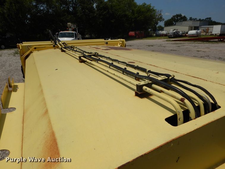 image for item DI1750 2010 UD Nissan UD2300 refuse truck