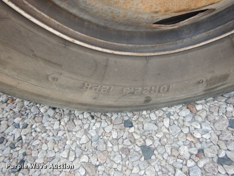 image for item DI1750 2010 UD Nissan UD2300 refuse truck