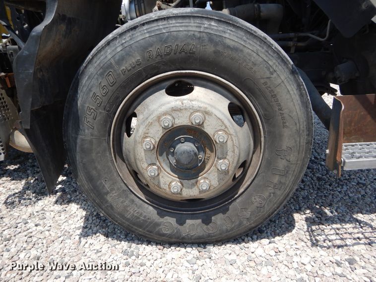 image for item DI1750 2010 UD Nissan UD2300 refuse truck