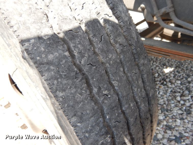 image for item DI1750 2010 UD Nissan UD2300 refuse truck