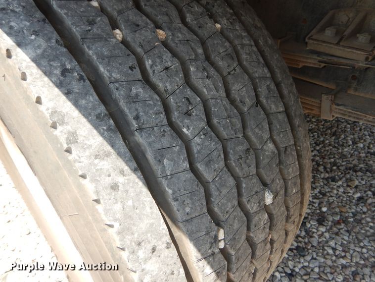 image for item DI1750 2010 UD Nissan UD2300 refuse truck