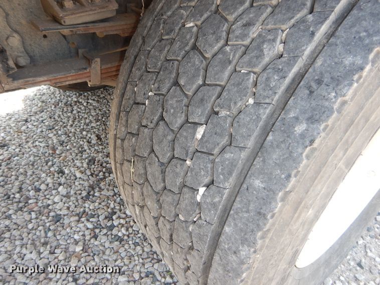 image for item DI1750 2010 UD Nissan UD2300 refuse truck