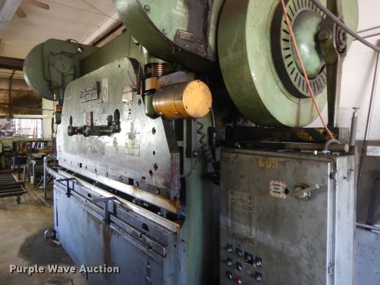 Cincinnati press brake in Minneapolis, KS Item DW9474 sold Purple Wave