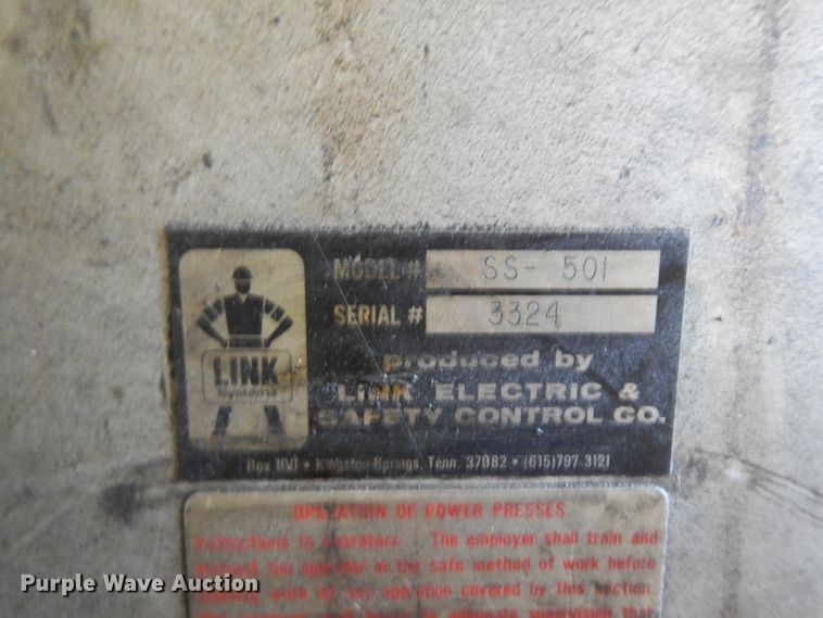 Cincinnati press brake in Minneapolis, KS Item DW9474 sold Purple Wave