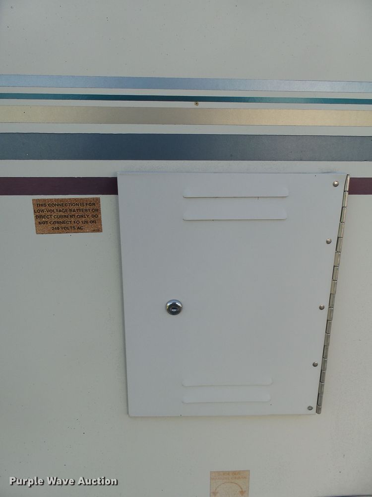 image for item DX9197 2001 Jayco Eagle camper