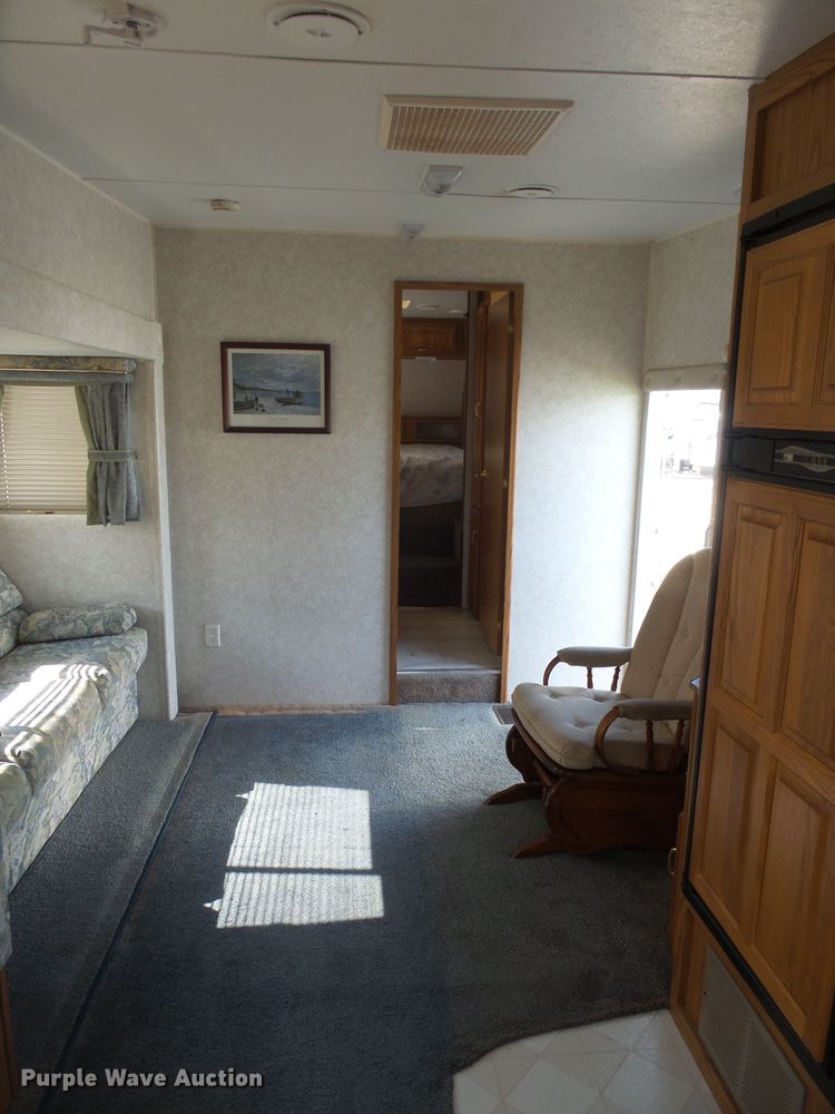 image for item DX9197 2001 Jayco Eagle camper