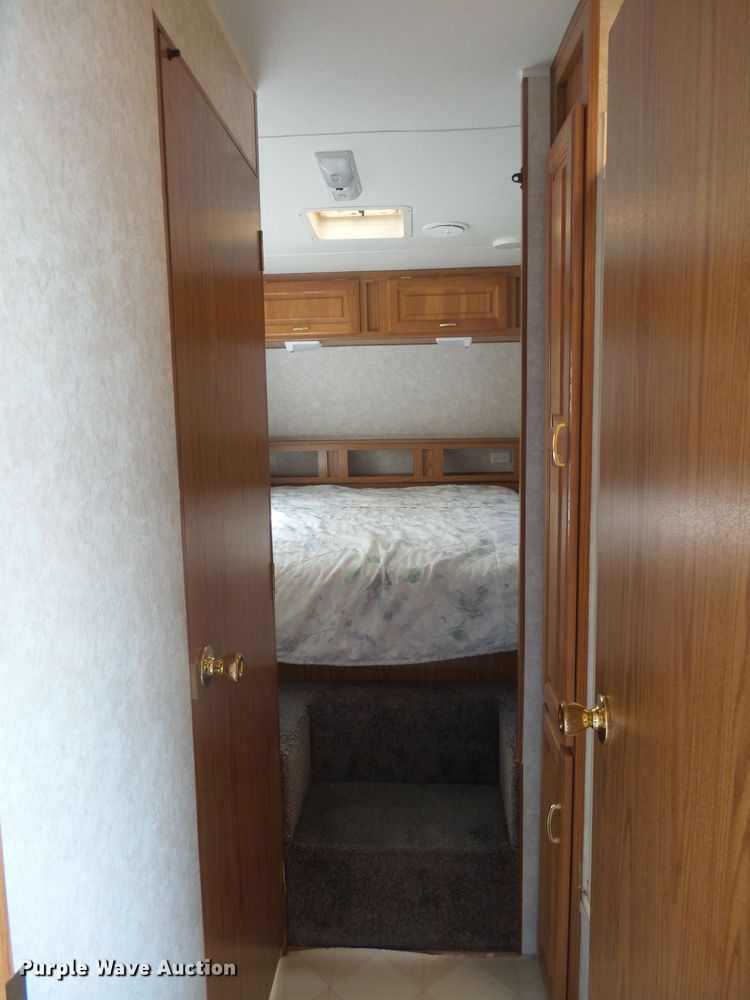 image for item DX9197 2001 Jayco Eagle camper