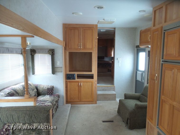 image for item DX9199 2001 Keystone Hornet camper