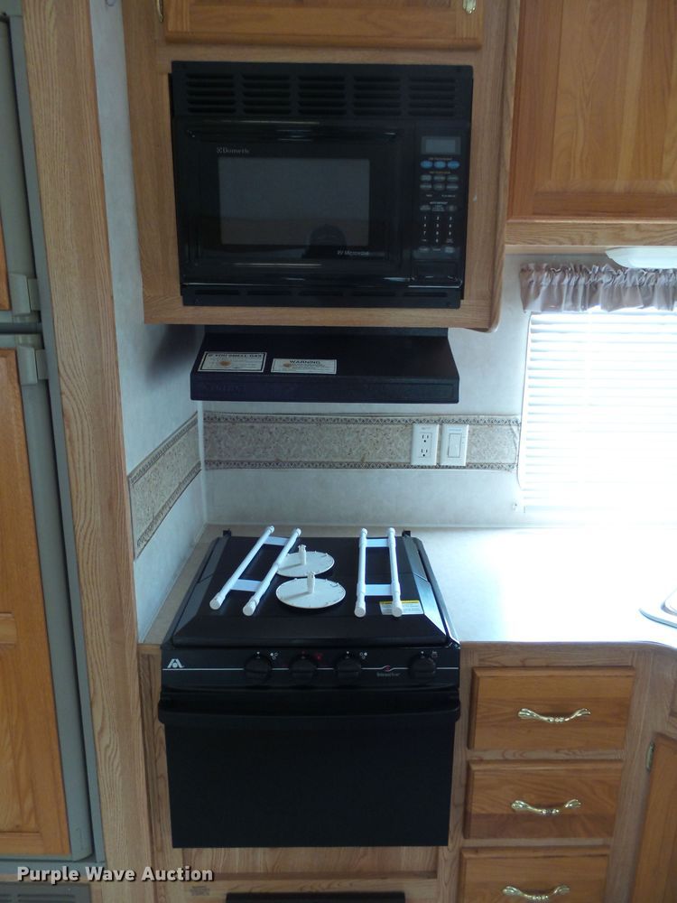 image for item DX9199 2001 Keystone Hornet camper