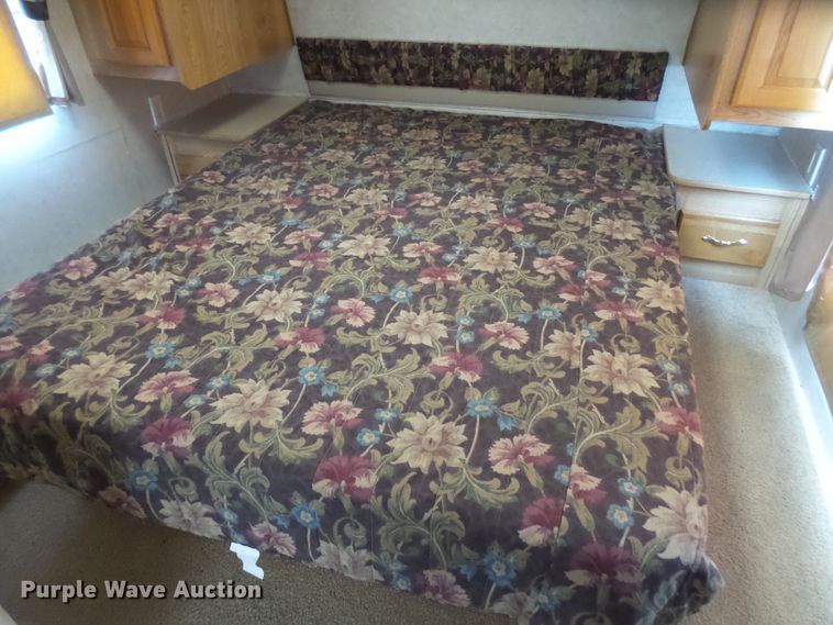 image for item DX9199 2001 Keystone Hornet camper