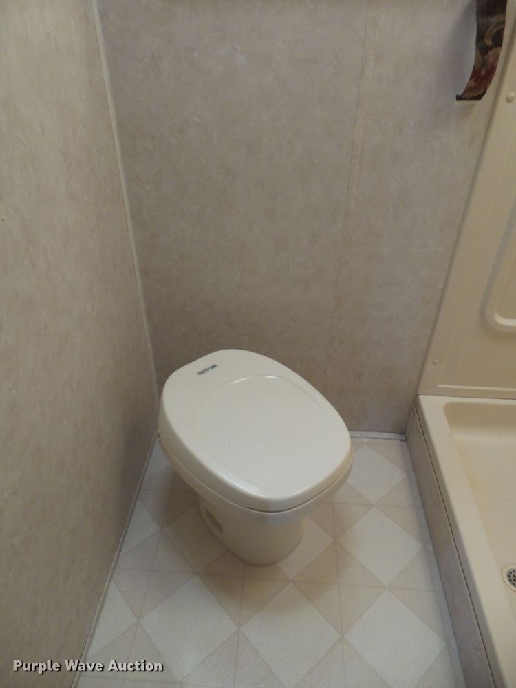 image for item DX9199 2001 Keystone Hornet camper