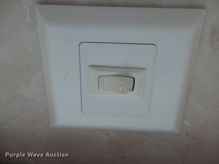 image for item DX9199 2001 Keystone Hornet camper