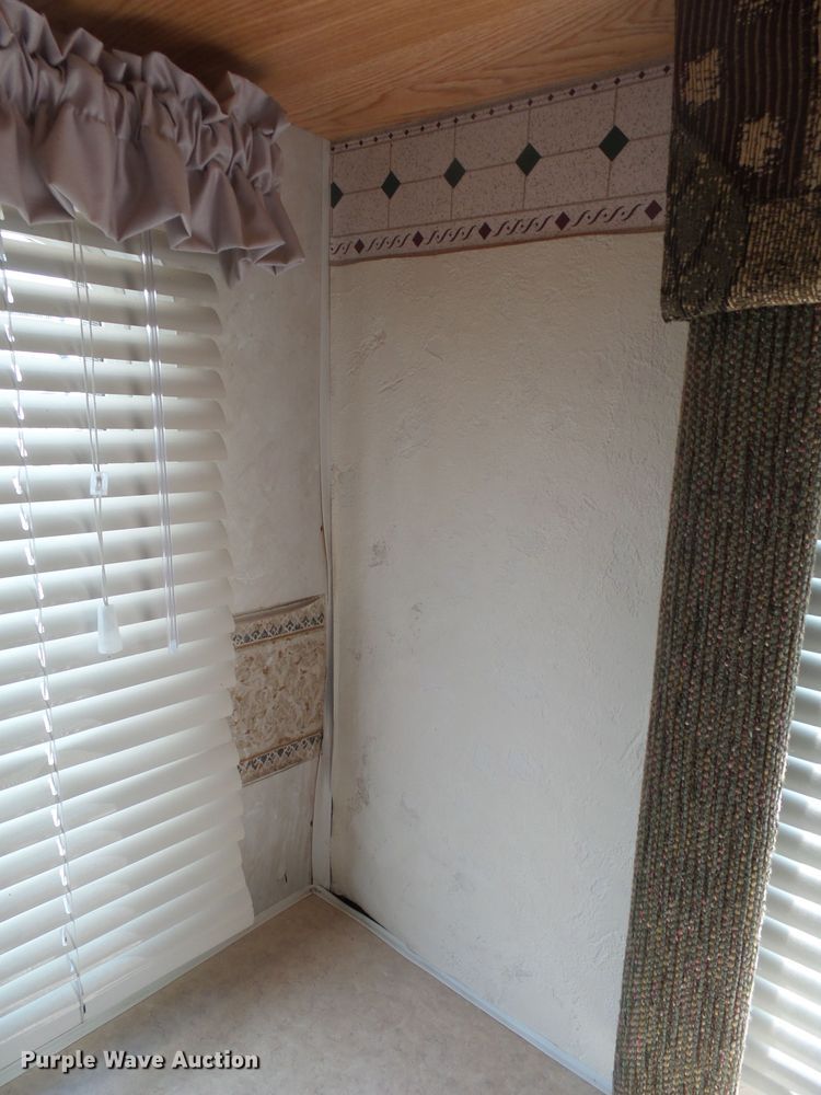 image for item DX9199 2001 Keystone Hornet camper