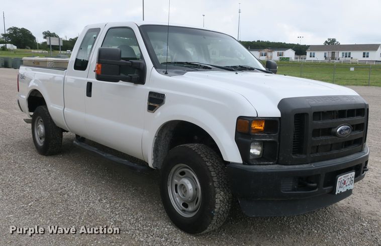 image for item EA9338 2010 Ford F250 Super Duty SuperCab pickup truck
