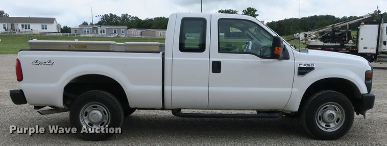 image for item EA9338 2010 Ford F250 Super Duty SuperCab pickup truck