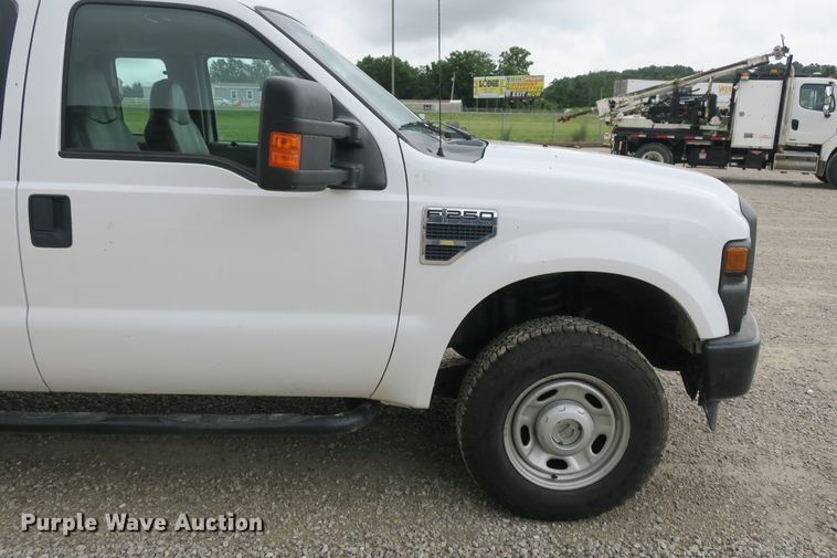 image for item EA9338 2010 Ford F250 Super Duty SuperCab pickup truck