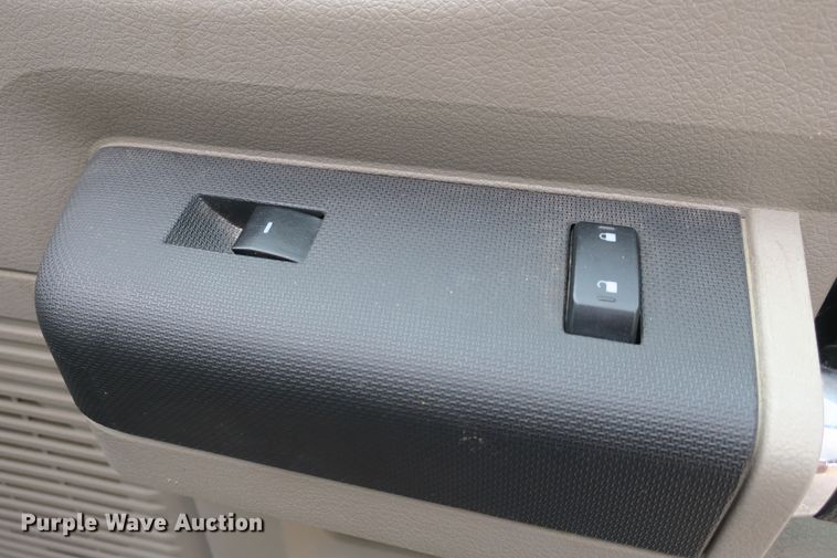 image for item EA9338 2010 Ford F250 Super Duty SuperCab pickup truck