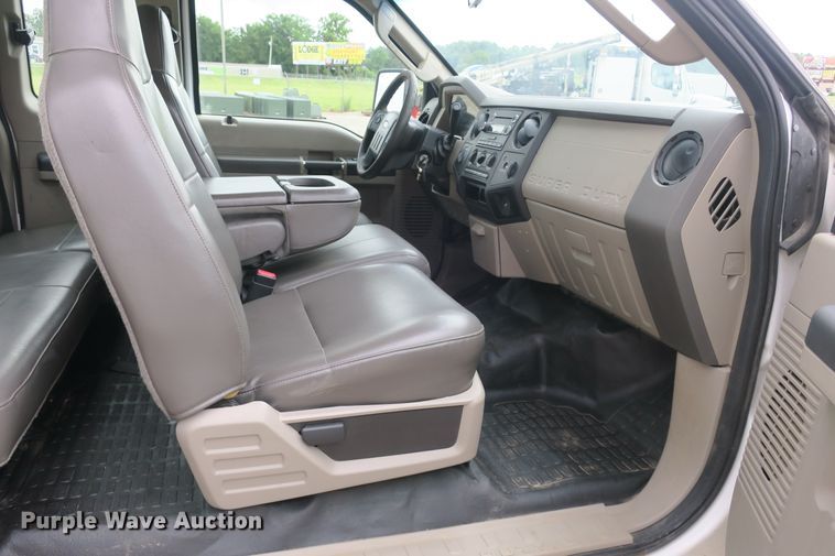 image for item EA9338 2010 Ford F250 Super Duty SuperCab pickup truck