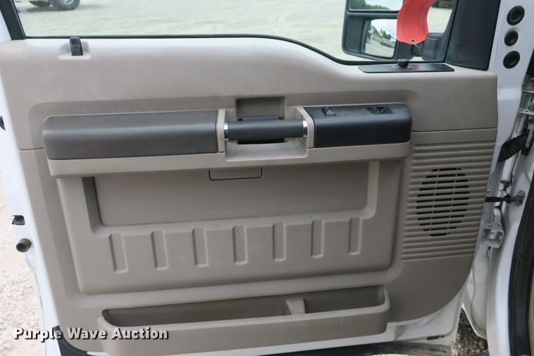 image for item EA9338 2010 Ford F250 Super Duty SuperCab pickup truck