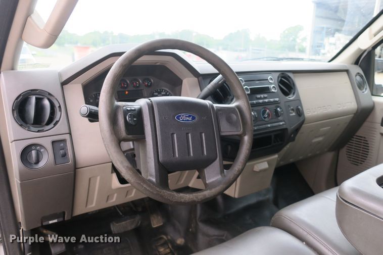 image for item EA9338 2010 Ford F250 Super Duty SuperCab pickup truck