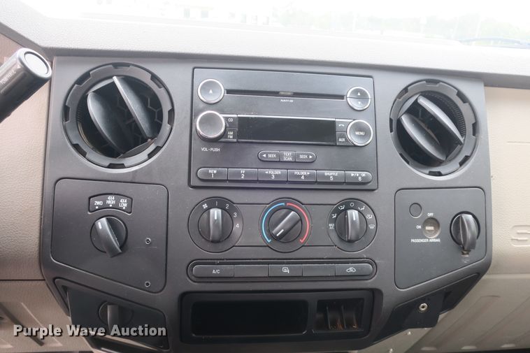 image for item EA9338 2010 Ford F250 Super Duty SuperCab pickup truck