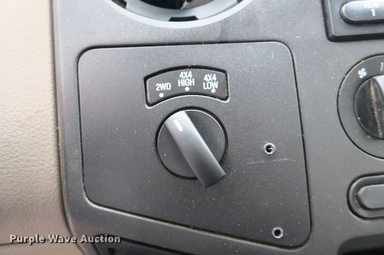 image for item EA9338 2010 Ford F250 Super Duty SuperCab pickup truck