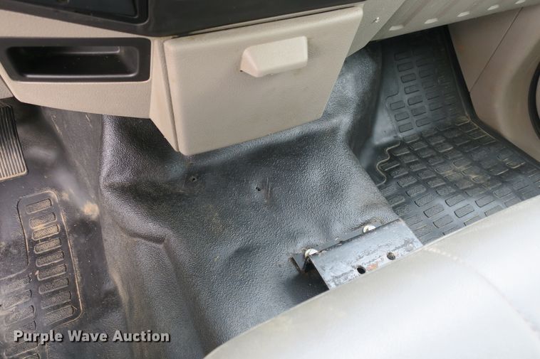 image for item EA9338 2010 Ford F250 Super Duty SuperCab pickup truck