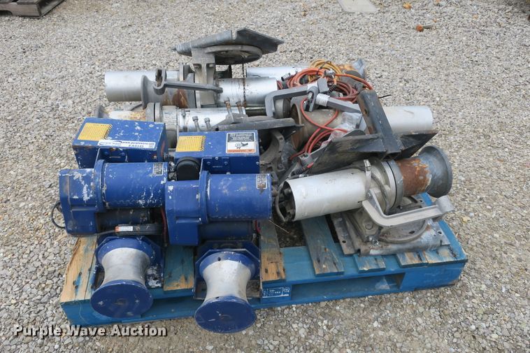 image for item EA9345 Capstan winches