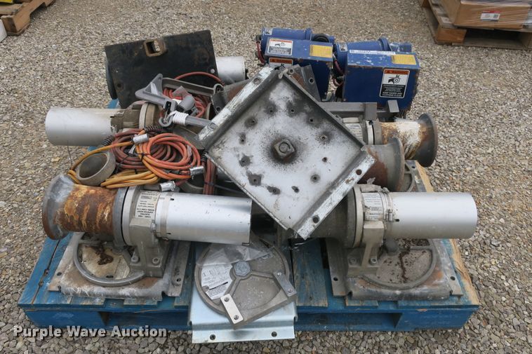 image for item EA9345 Capstan winches