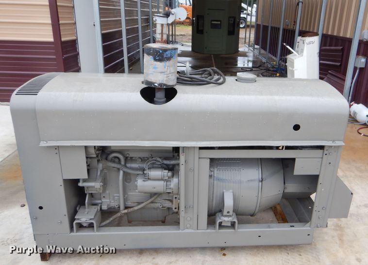 image for item ED9486 Lincoln Shield Arc SAE-350 welder