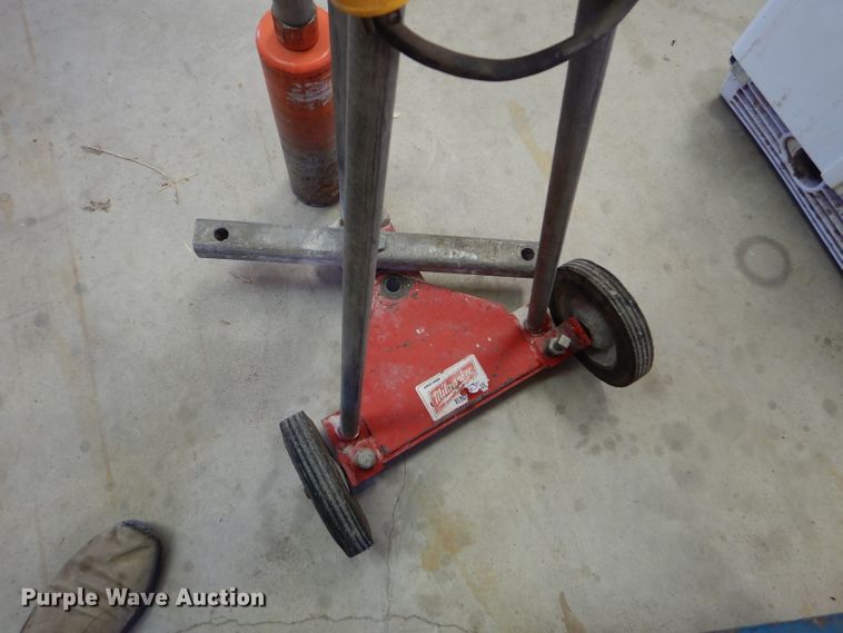 image for item EQ9146 Milwaukee core drill