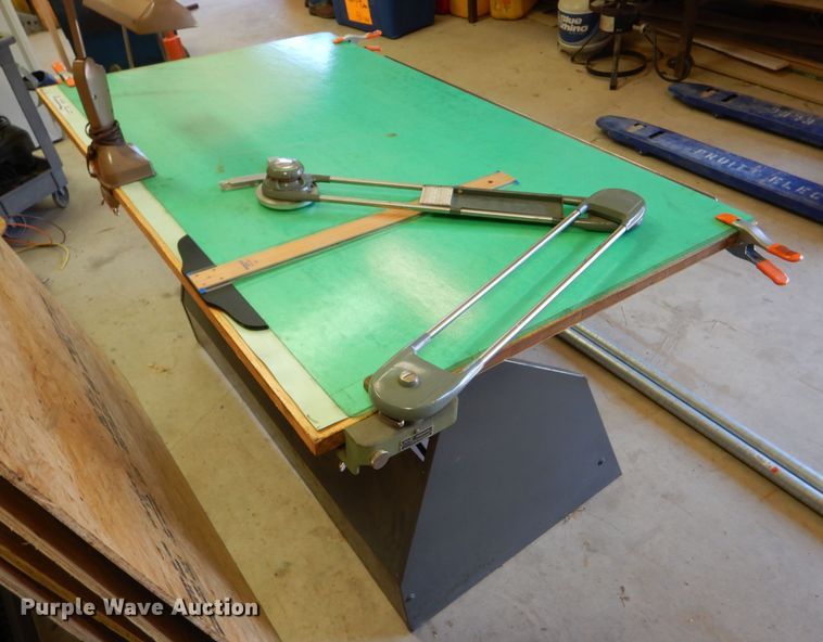 image for item EQ9147 Drafting table