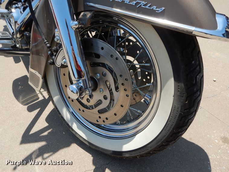 image for item EV9769 2004 Harley Davidson Road King Classic motorcycle