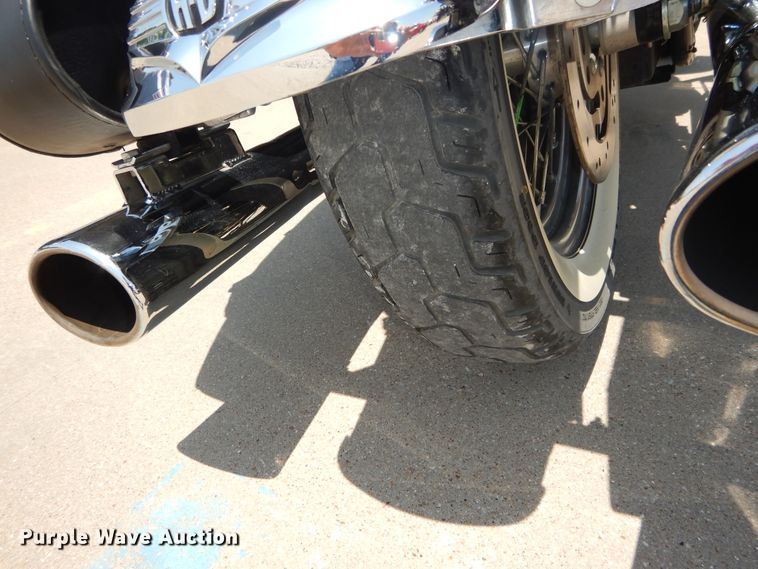 image for item EV9769 2004 Harley Davidson Road King Classic motorcycle