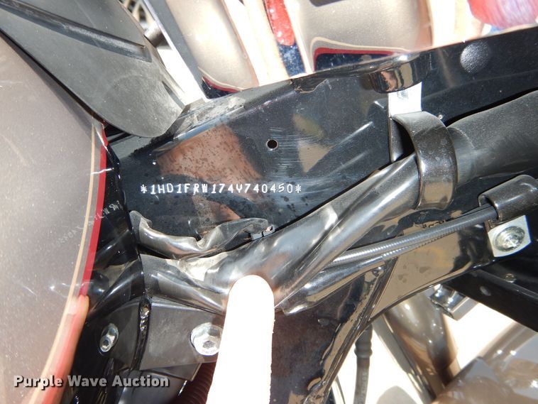 image for item EV9769 2004 Harley Davidson Road King Classic motorcycle